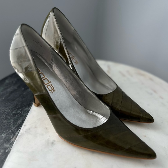 MODA Pointy Toe Eel Stiletto, Green - Picture 1 of 10